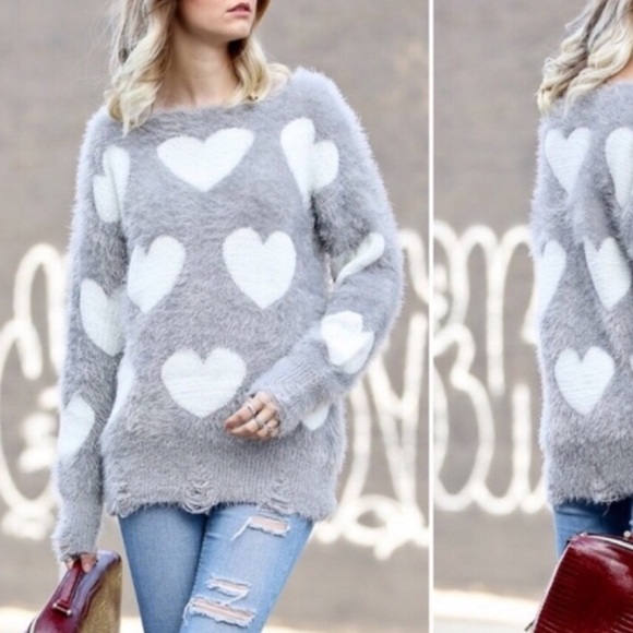NWT 🌼LAST ONE🌼 Fabulous Gray/White Heart Sweater - Picture 3 of 4